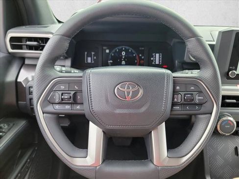 Used 2026 Toyota 4Runner SR5 AWD/4WD image 16