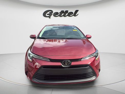 Used 2024 Toyota Corolla LE FWD image 2