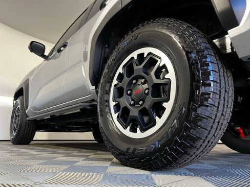 Certified 2025 Toyota 4Runner TRD Off-Road Premium w/ Tow Technology Package image 29