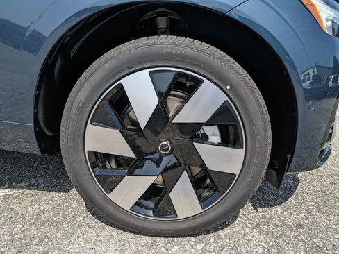 New 2025 Volvo XC60 T8 Plus w/ Protection Package Premier image 11