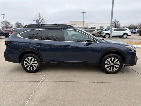 Used 2024 Subaru Outback Premium image 6