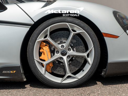 Used 2020 McLaren 600LT Spider RWD image 35