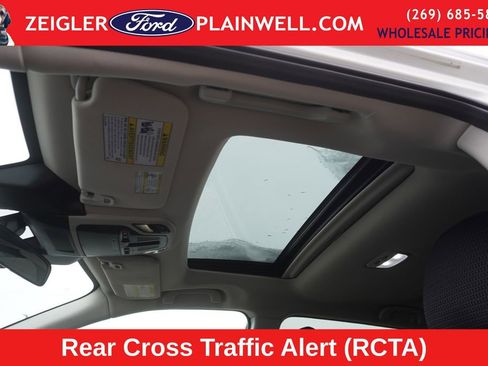 Used 2024 Subaru Outback Premium image 18