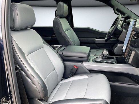 Used 2024 Ford F150 Lightning Lariat image 31