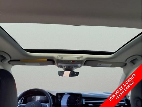 Used 2025 Volkswagen Jetta SE w/ Sunroof Package FWD image 26