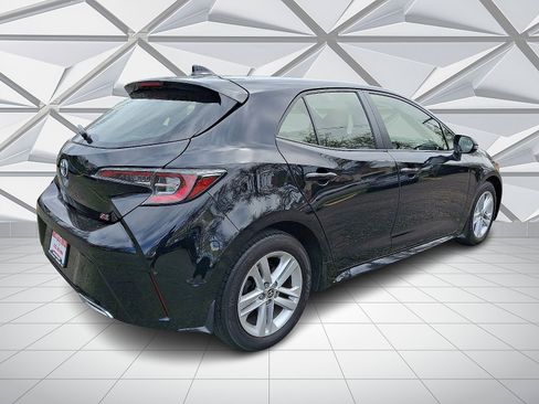 Used 2022 Toyota Corolla Hatchback image 11