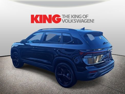 New 2026 Volkswagen Taos SE image 6