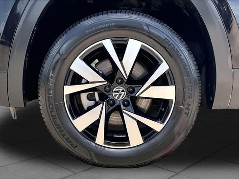 Used 2022 Volkswagen Atlas Cross Sport SE FWD image 11