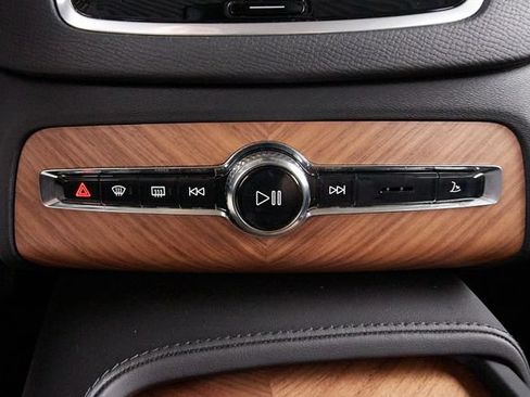 Certified 2024 Volvo XC90 T8 Plus w/ Protection Package Premier AWD/4WD image 16