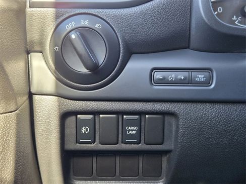 Used 2017 Nissan Titan S image 19