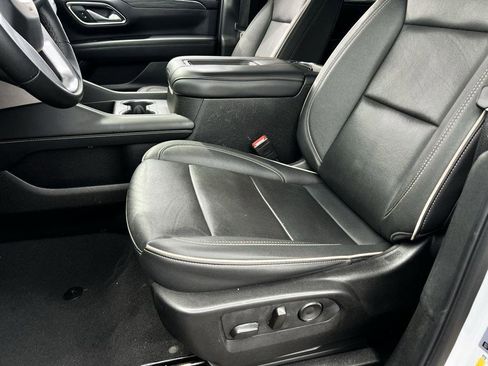 Used 2024 GMC Yukon SLT image 12