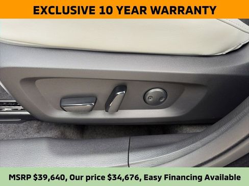 New 2026 Mitsubishi Outlander SE image 14