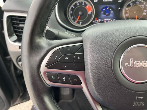 Used 2019 Jeep Cherokee Limited image 27