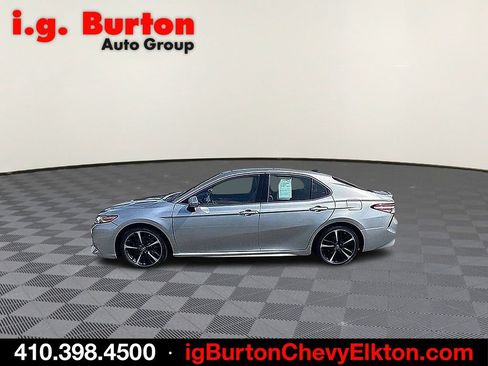 Used 2019 Toyota Camry XSE w/ Navigation Package FWD image 5