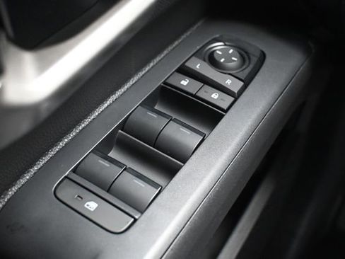 Used 2024 Toyota Tacoma TRD Off-Road image 40