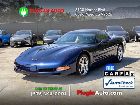 Used 2001 Chevrolet Corvette Coupe w/ Preferred Equipment Group2 RWD image 2