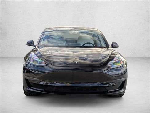 Used 2022 Tesla Model 3 Performance image 2