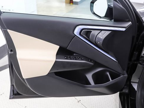 Used 2025 BMW X3 xDrive30i w/ Premium Package image 9