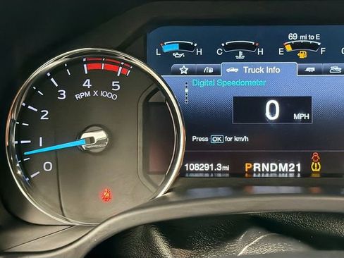 Used 2019 Ford F250 Lariat w/ Snow Plow Prep Package AWD/4WD image 13
