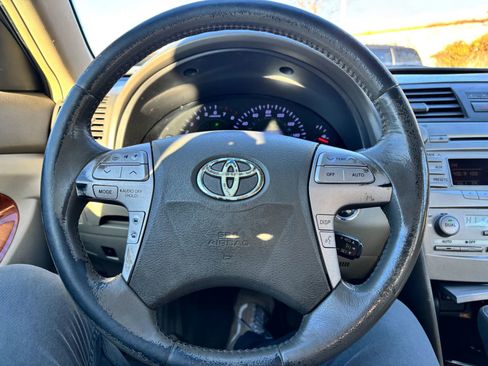 Used 2011 Toyota Camry XLE w/ XLE Extra-Value Pkg #1 FWD image 29