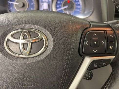 Used 2020 Toyota Sienna XLE image 10