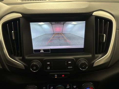 Used 2024 GMC Terrain SLT image 36
