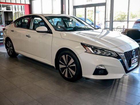 Used 2022 Nissan Altima 2.5 SL image 3