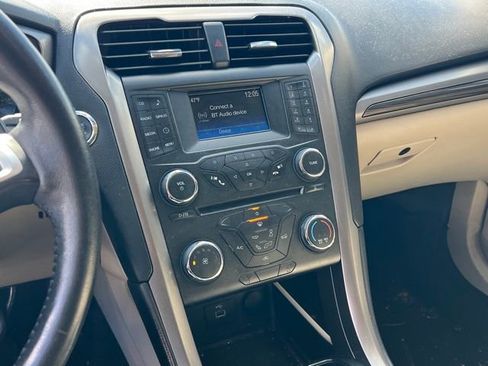 Used 2017 Ford Fusion SE image 20