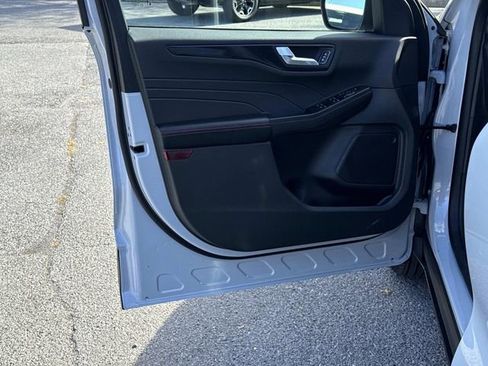 Used 2025 Ford Escape ST-Line w/ Equipment Group 301A image 14