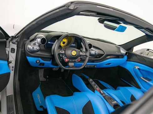 Used 2023 Ferrari F8 Tributo RWD image 17