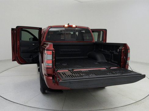 Used 2022 Nissan Frontier PRO-4X w/ Technology Package image 10