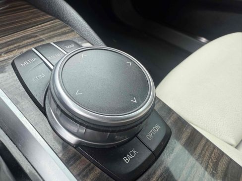 Used 2017 BMW 540i image 40