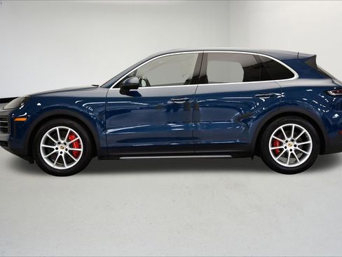 Used 2024 Porsche Cayenne S image 2