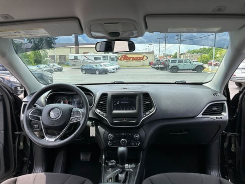 Used 2019 Jeep Cherokee Latitude w/ Popular Appearance Group AWD/4WD image 39