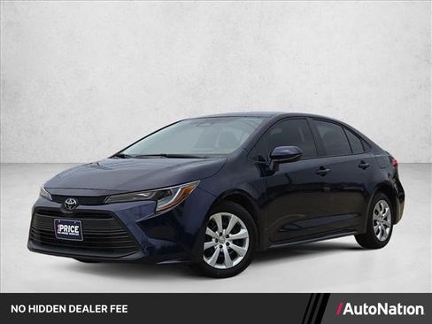 Used 2025 Toyota Corolla LE FWD image 1