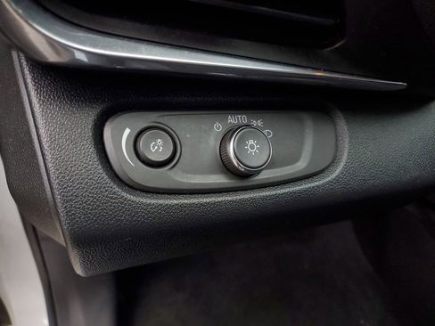 Used 2025 Buick Envista Preferred image 13