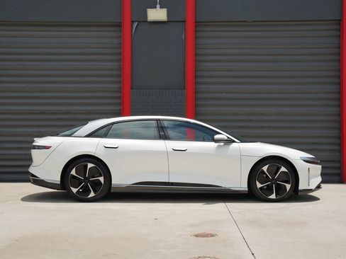 Used 2023 Lucid Air Touring AWD/4WD image 4