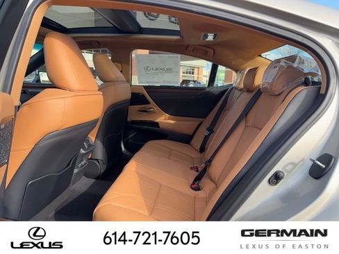 New 2025 Lexus ES 350 Ultra Luxury image 15