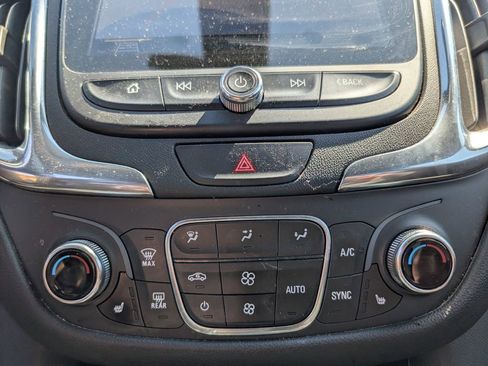 Used 2020 Chevrolet Equinox LT AWD/4WD image 18