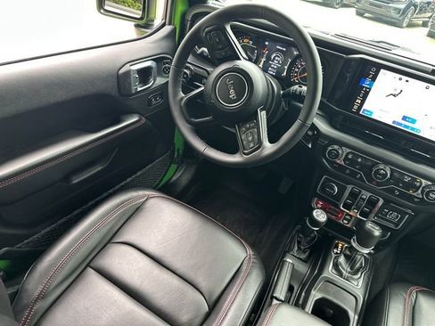 Used 2025 Jeep Wrangler Unlimited Rubicon AWD/4WD image 20