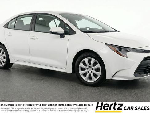 Used 2025 Toyota Corolla LE FWD image 1