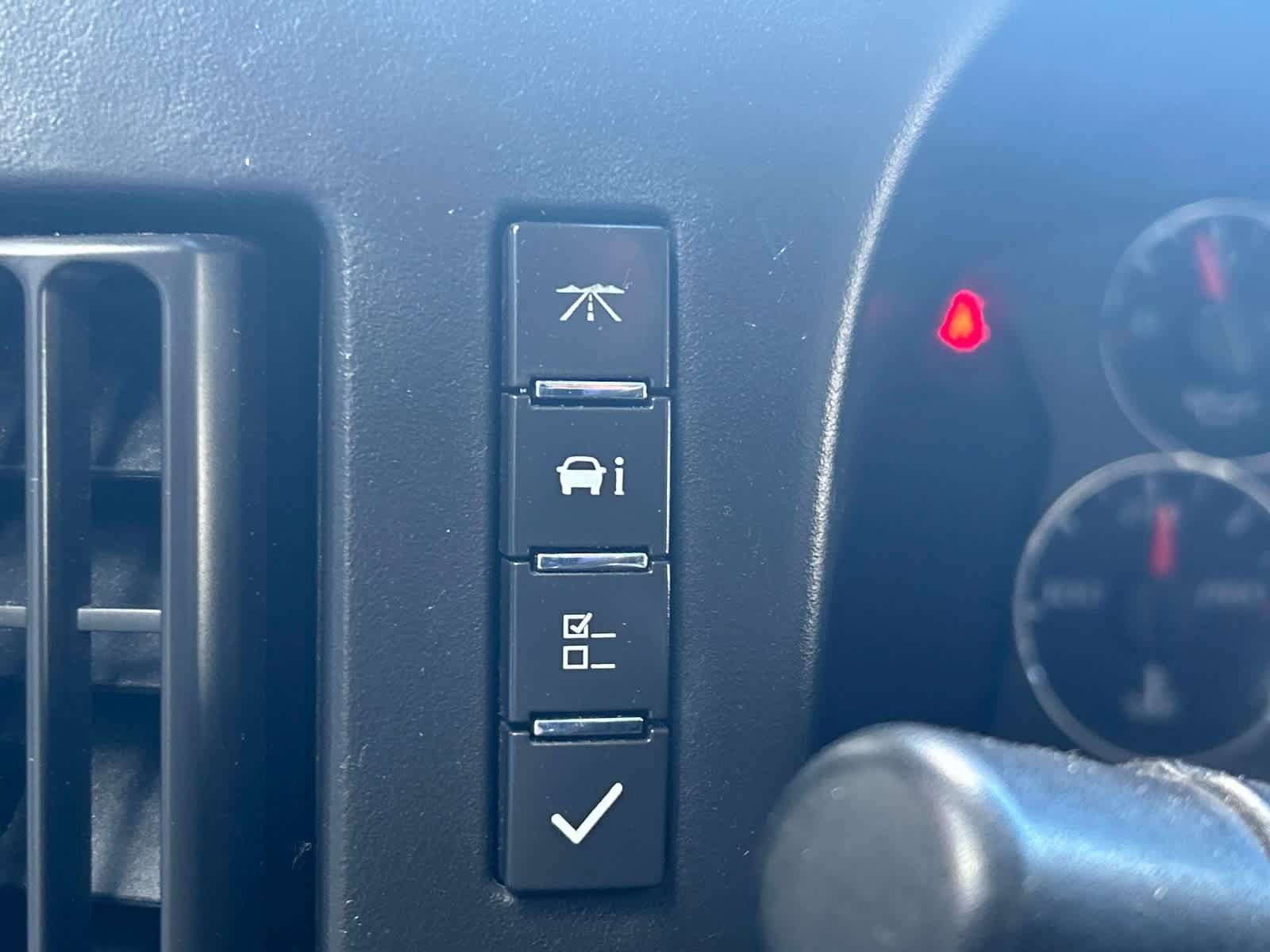 Used 2016 Chevrolet Express 3500 RWD image 23