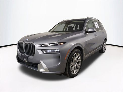 Used 2025 BMW X7 xDrive40i image 9