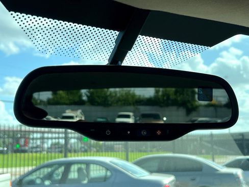 Used 2004 GMC Sierra 2500 SLT w/ Skid Plate Package image 80