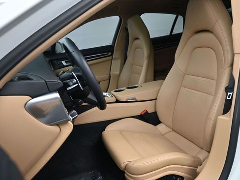 Certified 2023 Porsche Panamera Platinum Edition image 5