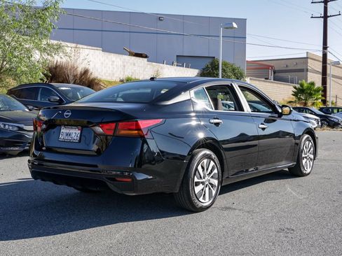 Used 2025 Nissan Altima 2.5 S image 4