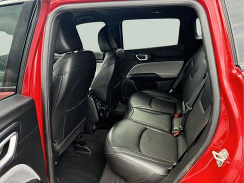 Used 2023 Jeep Compass Latitude AWD/4WD image 13