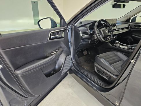 Used 2025 Mitsubishi Outlander SE AWD/4WD image 15
