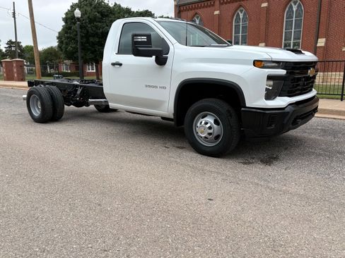 New 2026 Chevrolet Silverado 3500 W/T AWD/4WD image 2