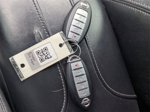 Used 2018 Nissan Rogue SL w/ Premium Package image 34